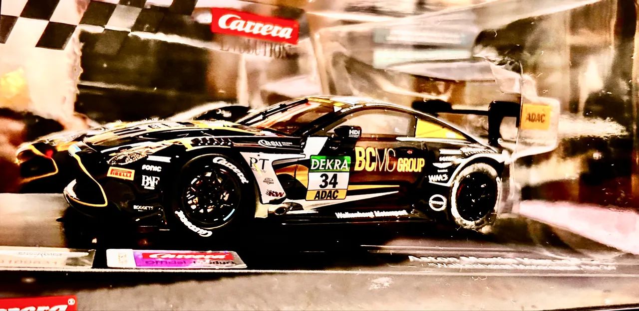 Carrinho Carrrera Aston Martin Evolution