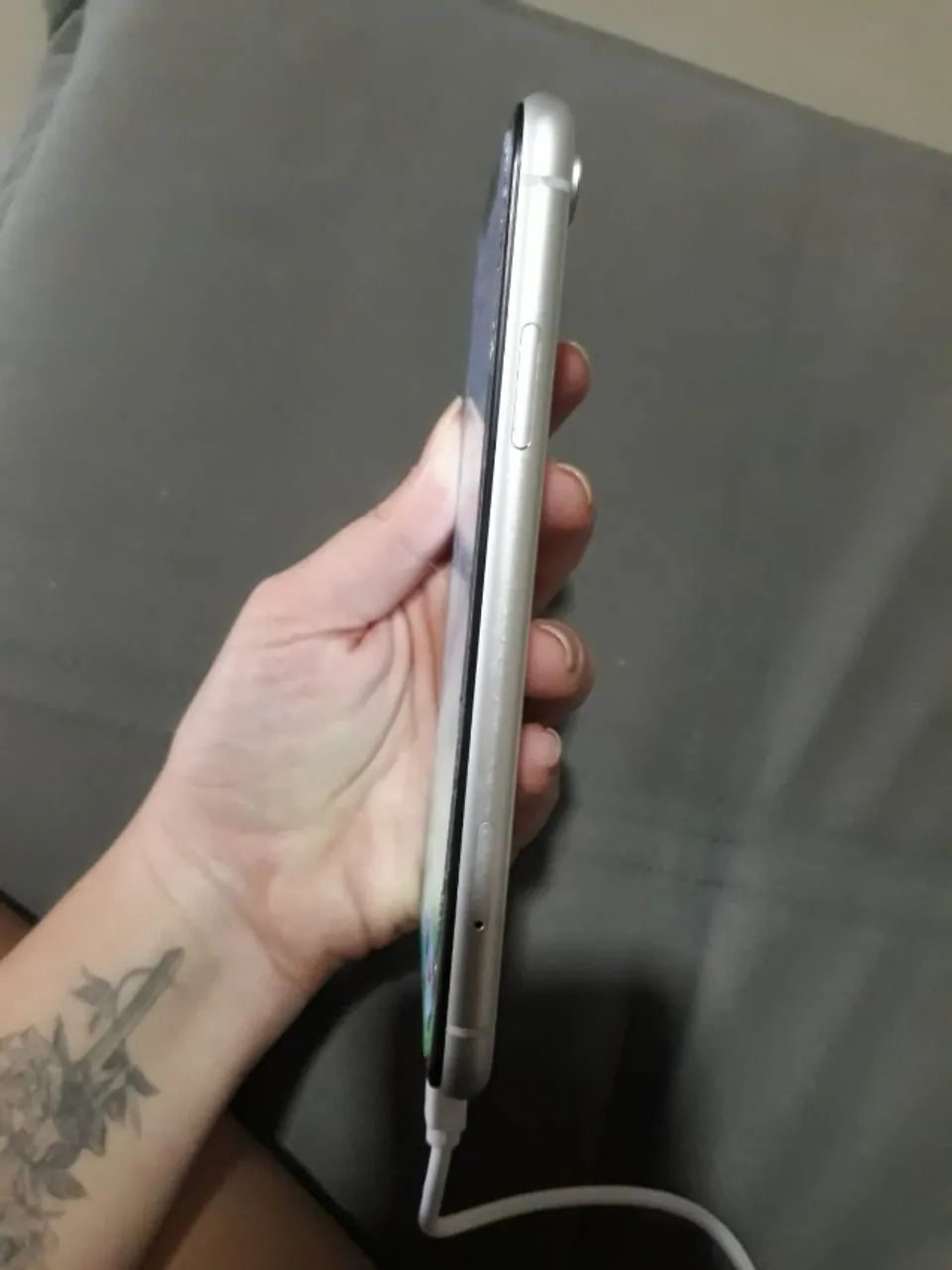 Iphone Xr 64gb original (usado) - branco - Foto 4