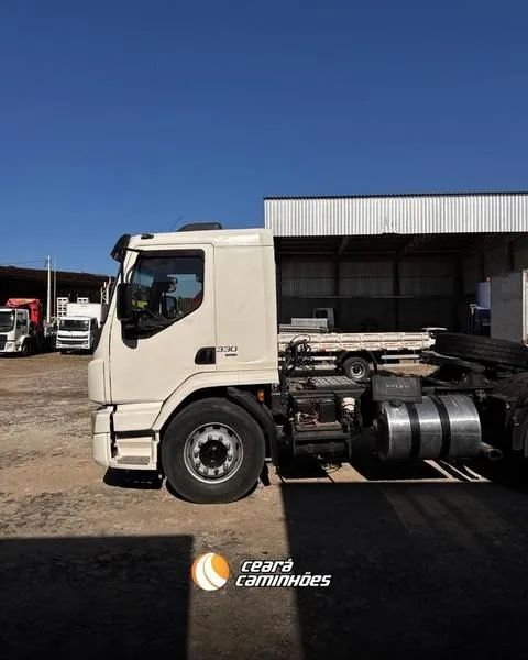 VOLVO VM 330 4X2 - Foto 4
