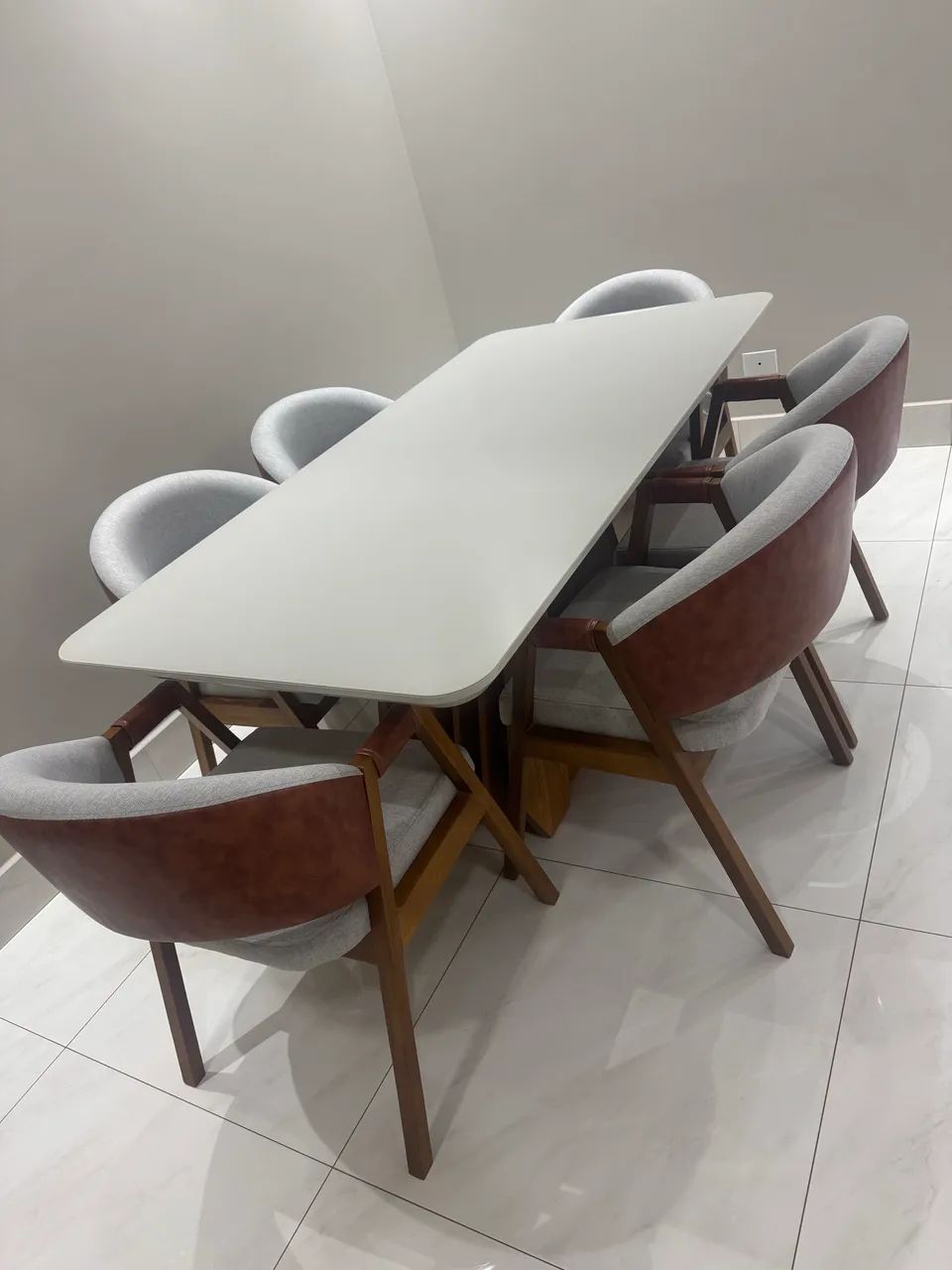 Conjunto de Mesa e cadeiras de jantar 6 lugares - Foto 2