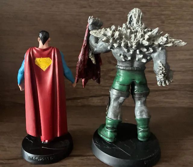 Eaglemoss - Miniatura Doomsday + Superman Dc Comics - Raros - Foto 3