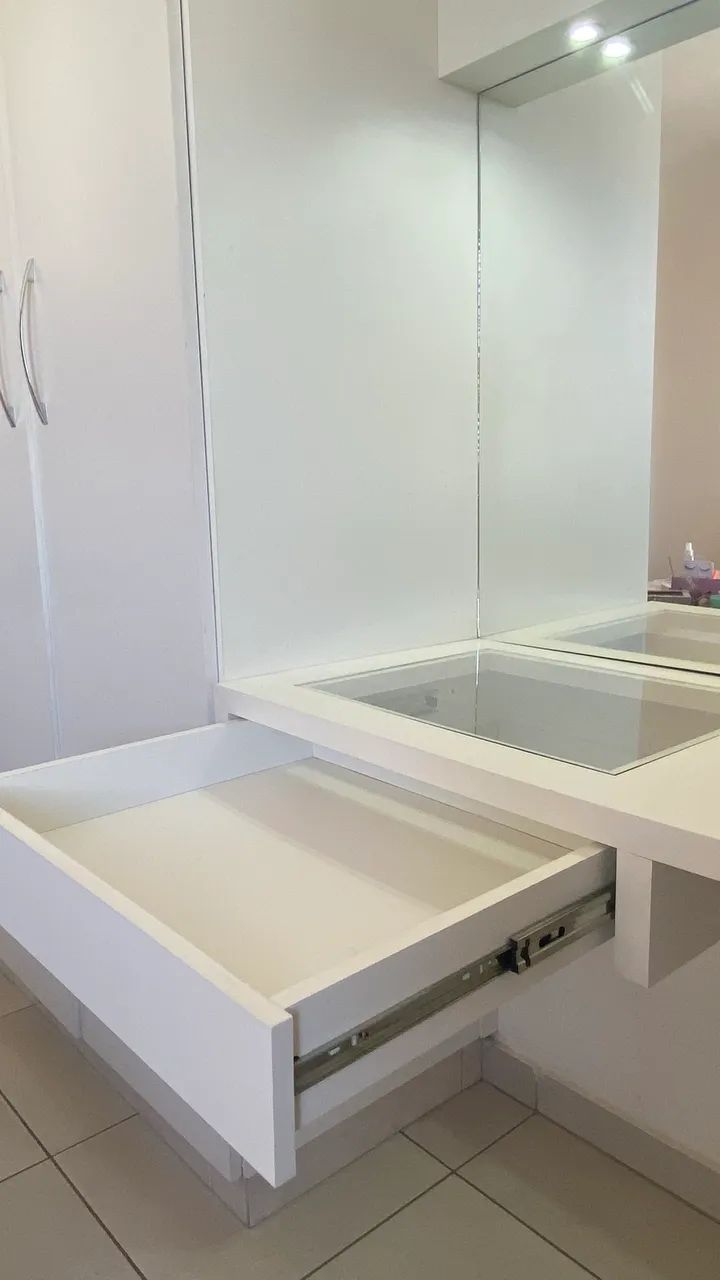 Móvel 2 em 1: Penteadeira Camarim Suspensa + Painel para TV - Ótimo Estado! - Foto 4