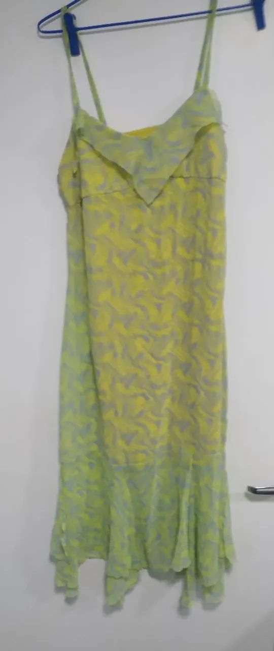 Vestido assimétrico midi