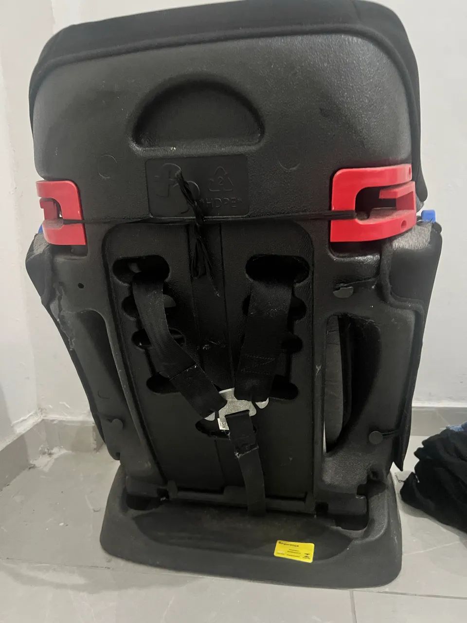 Cadeirinha de cria pra carro 