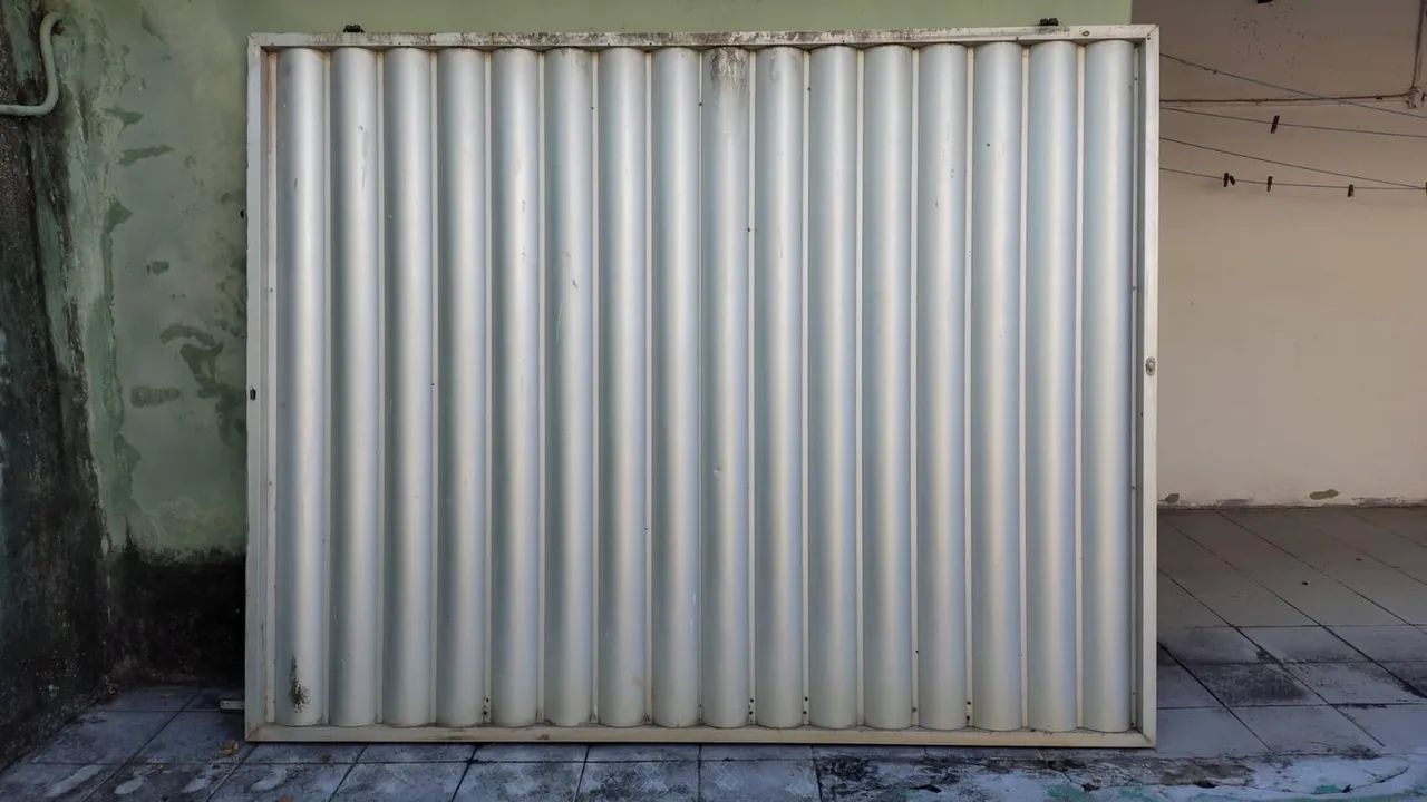 PORTÃO DE ALUMÍNIO 