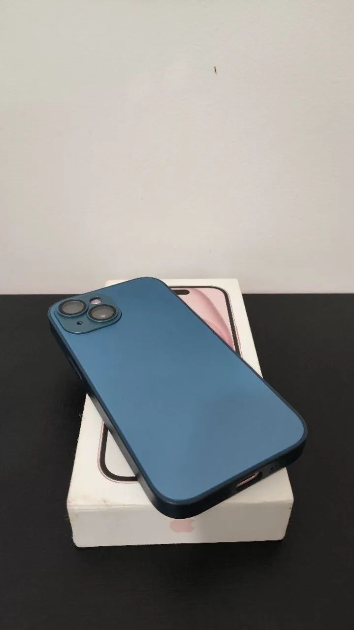 iPhone 15 128GB Rosa Sem Defeitos com Capinhas e Carregador - Foto 4