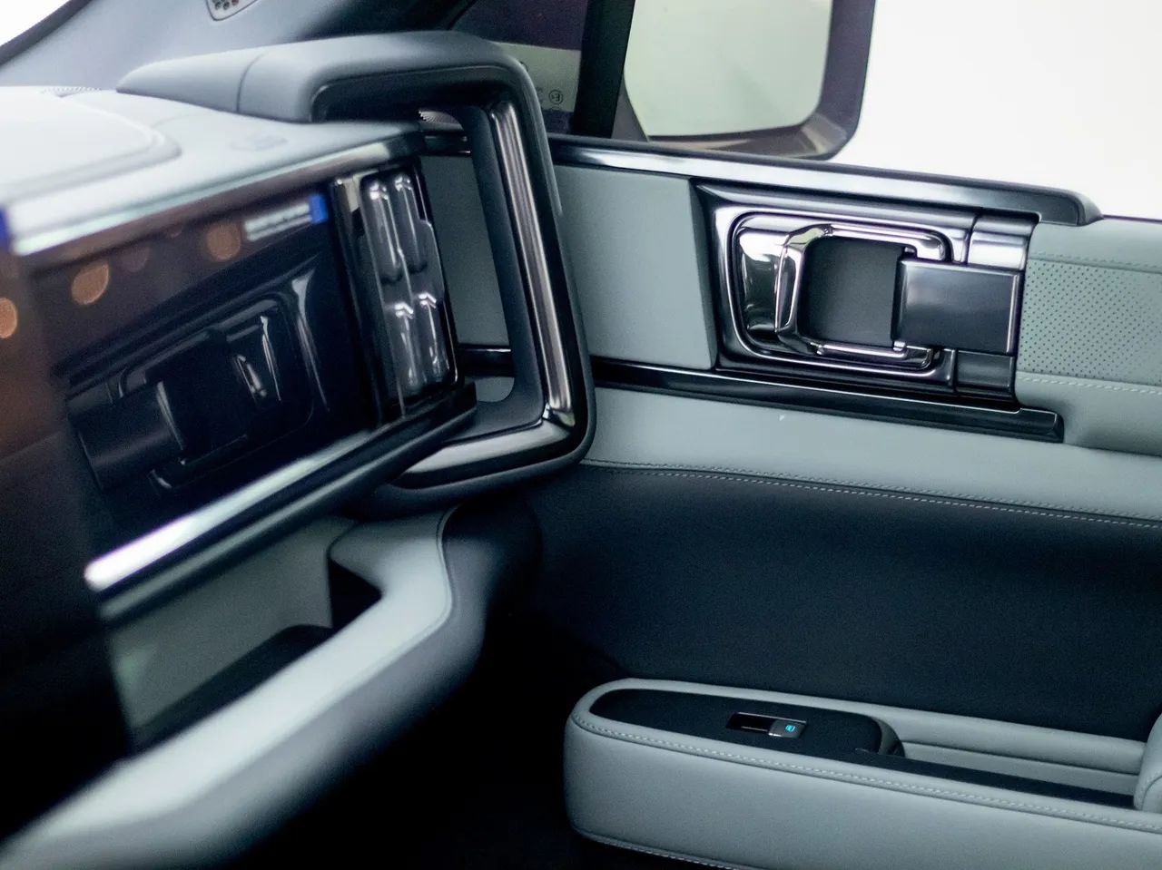 Denza B5 SUV híbrido plug-in, foto 10 de 11