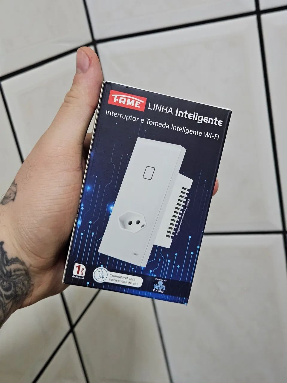 INTERRUPTOR TOMADA 10a FAME 