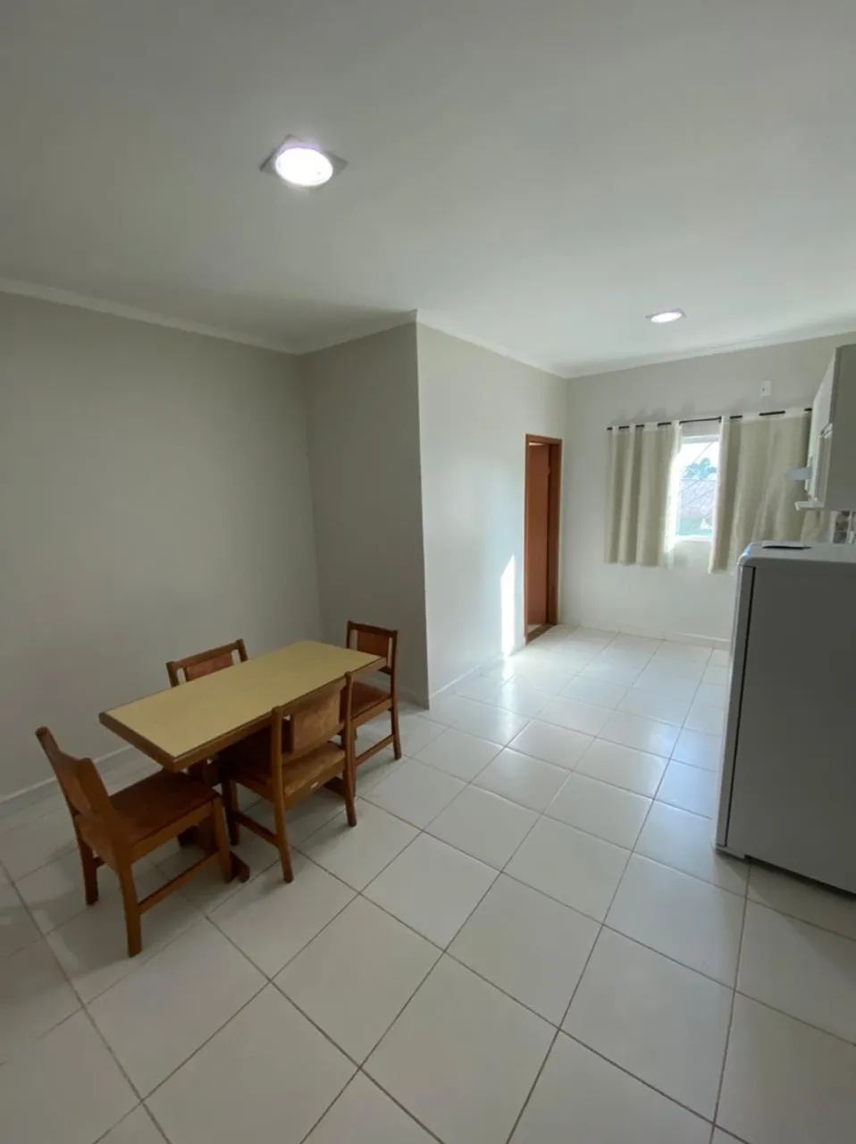 Alugo apartamento próximo ao centro 1.300,00