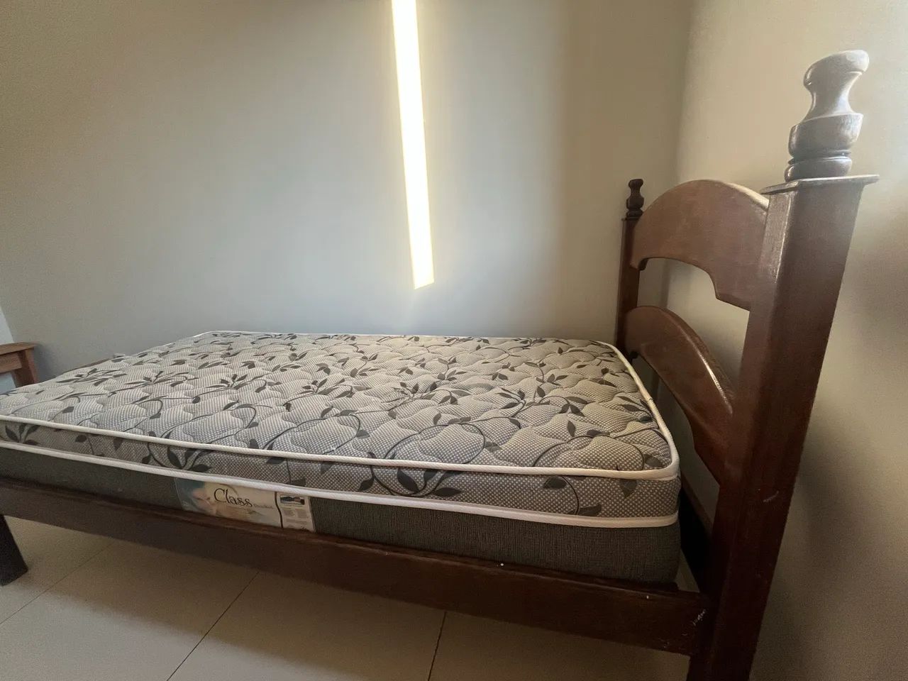 Cama com colchão  - Foto 2