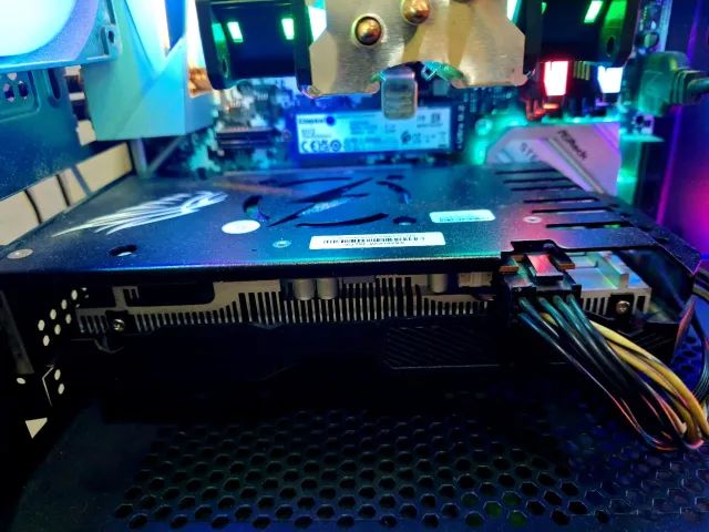 LAMD Radeon RX 6600M 8GB - Foto 2