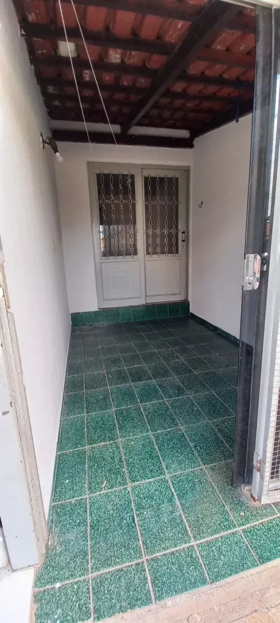 Imóvel para aluguel possui 60 metros quadrados com 2 quartos - Foto 2