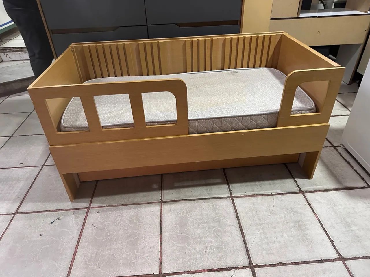 Cama infantil com auxiliar em madeira com colchão de brinde  - Foto 5