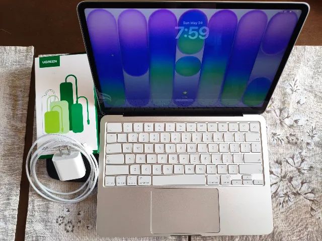 Macbook Neo Prata 8Gb 256Gb Cabo Carregador Case e Hub USB Ugreen  - Foto 2