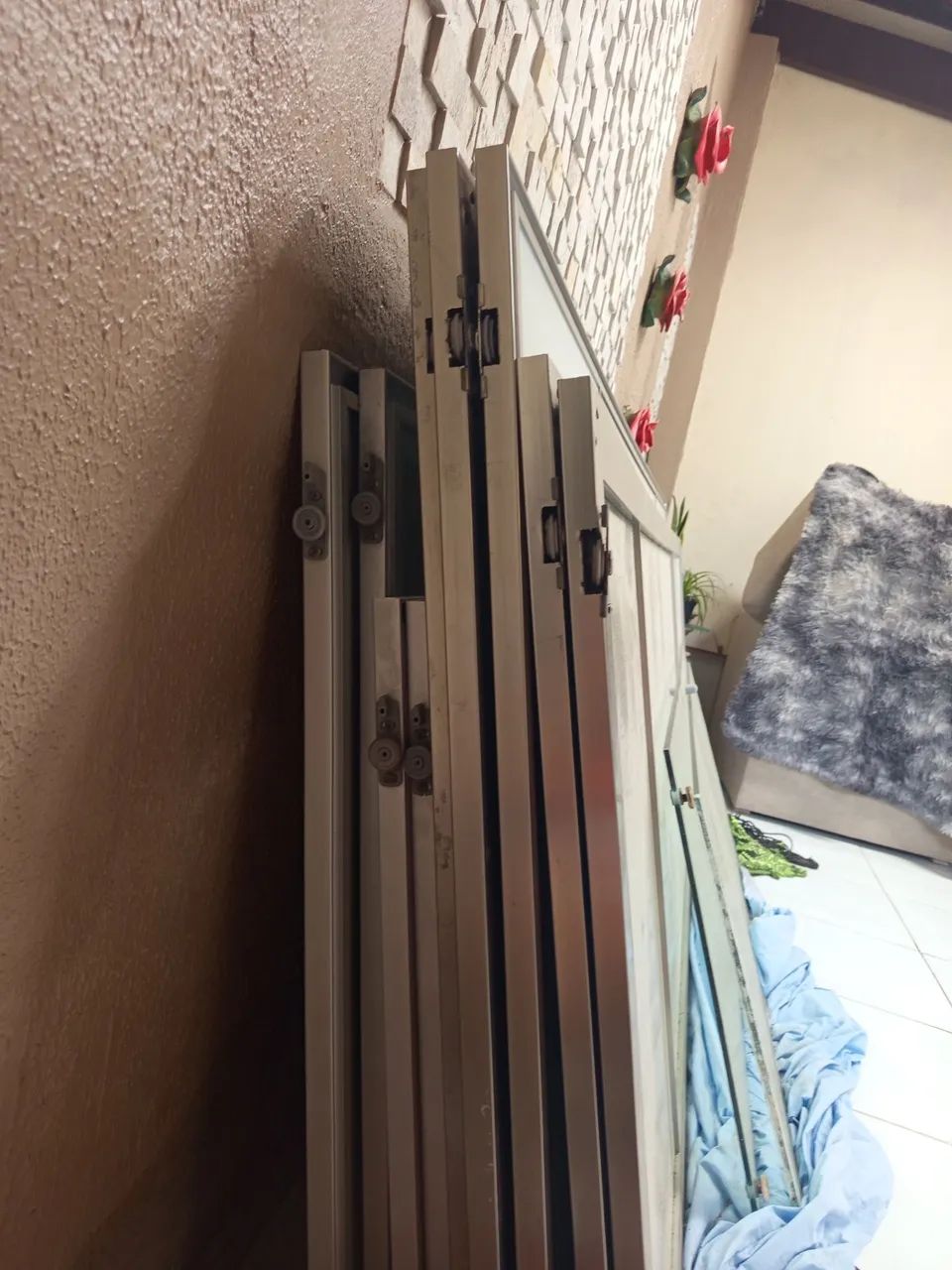 Portas de espelho e alumínio 