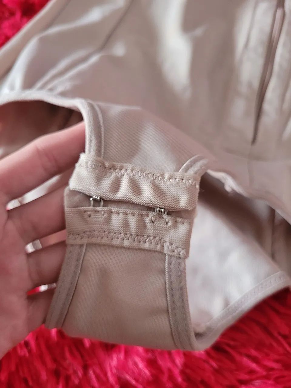 cinta modeladora de alta compressão com fechamento frontal por zíper e colchetes internos - Foto 3