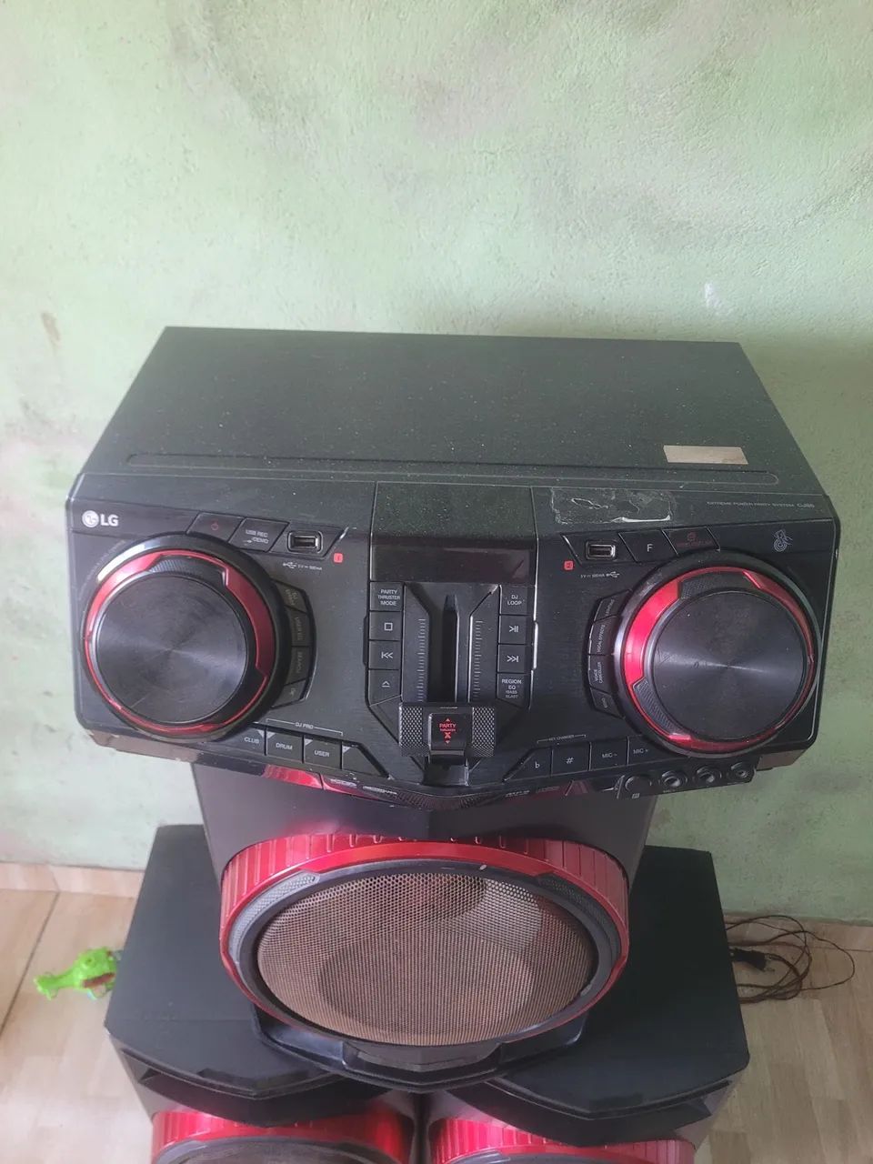 Som LG cj88 2500wts.