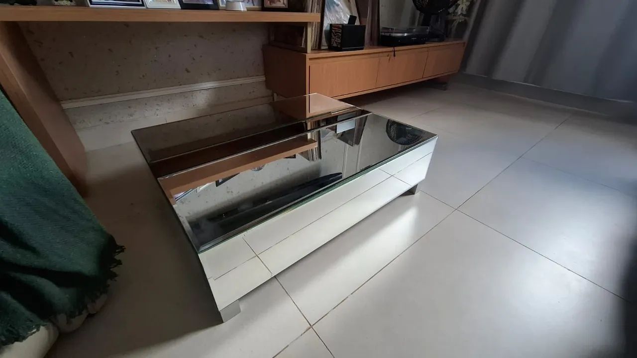 Mesa de centro espelhada