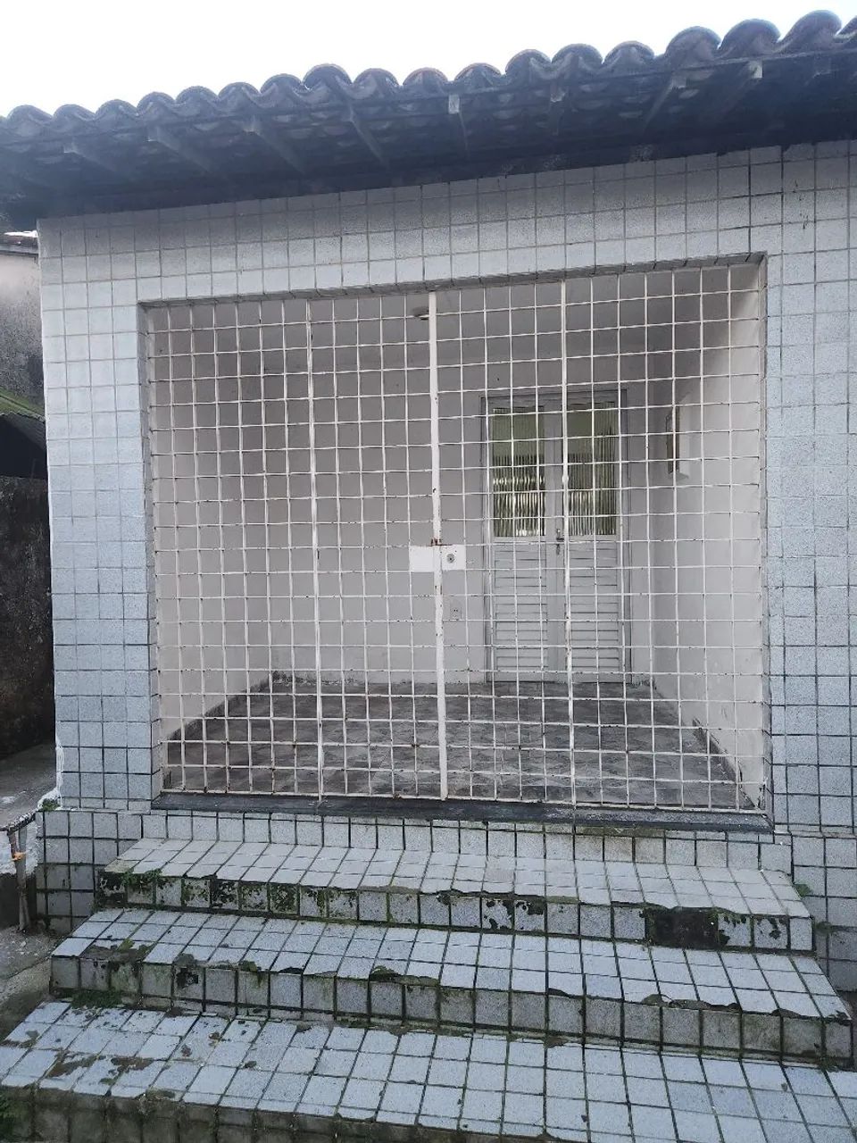 Casa Ampla para Aluguel com Garagem para 2 Carros - Foto 3