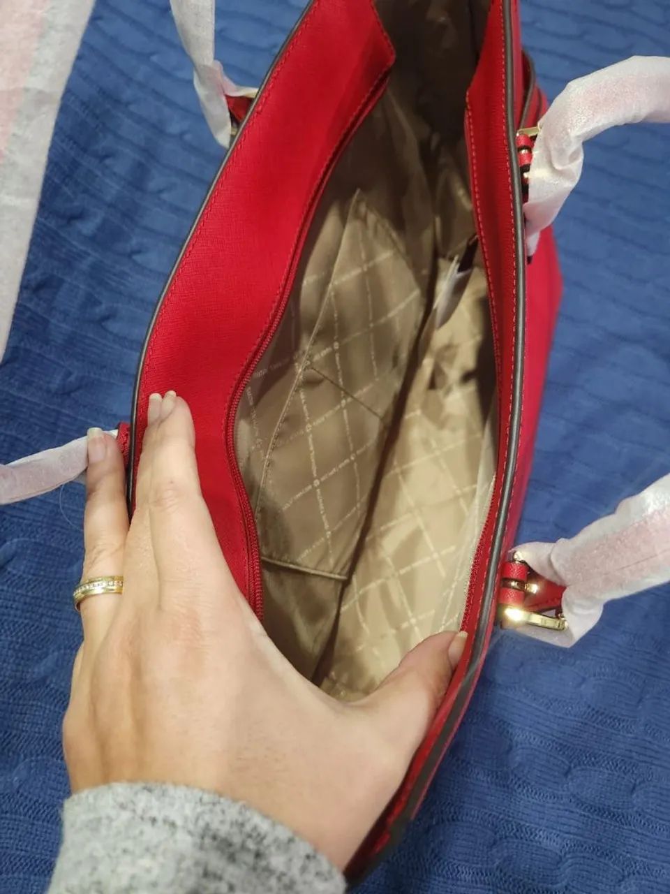 Bolsa Michael Kors! Modelo Gilly! Nova! Sem uso! - Foto 3