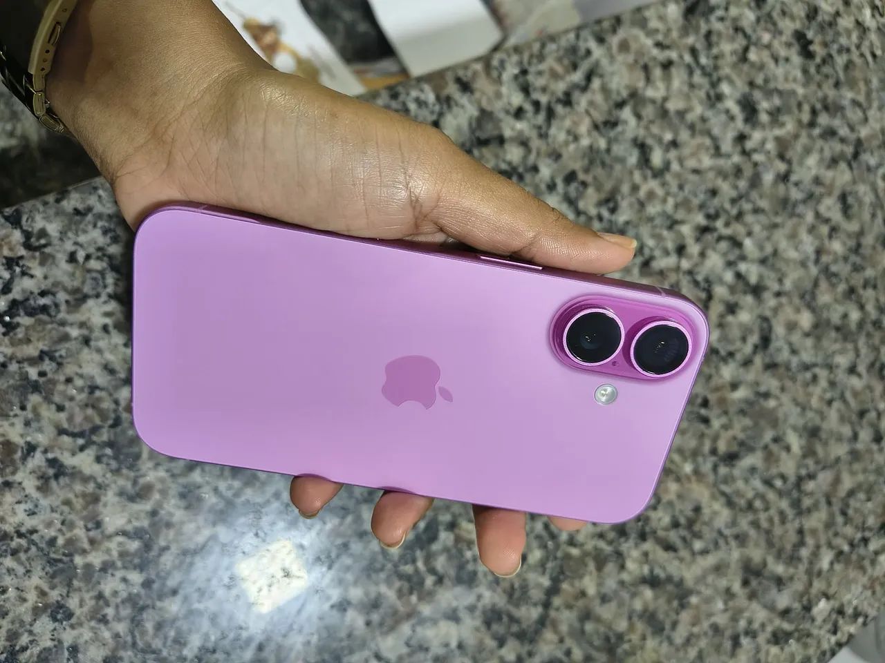 iPhone 16  - Foto 3