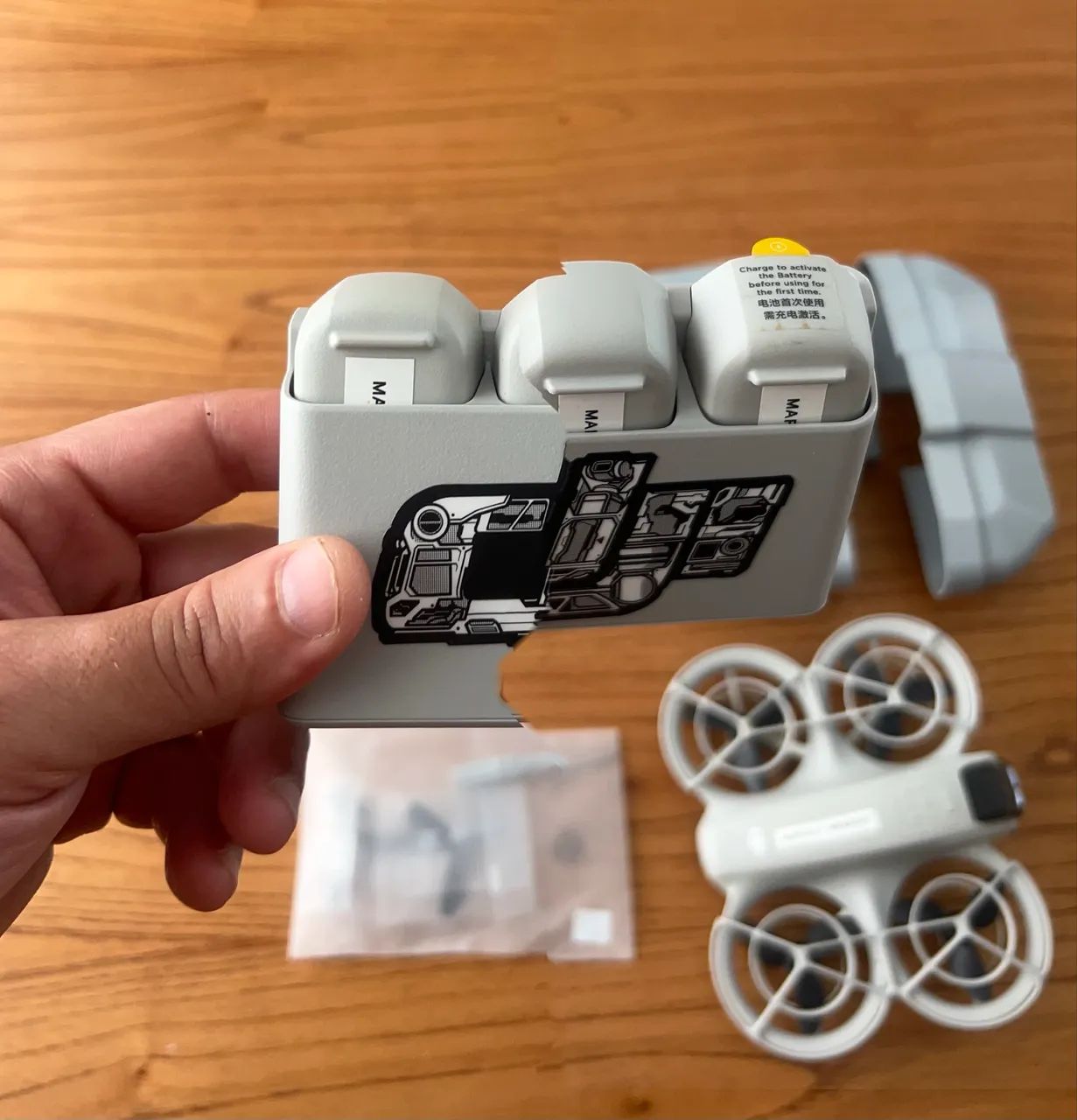 Drone DJI Neo + 3 Baterias + Carregador Triplo + Acessórios | Muito novo - Foto 3