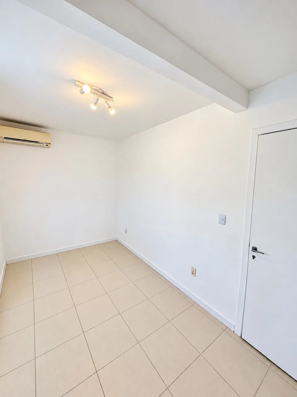 APARTAMENTO DE 1 QUARTO PARA ALUGUEL EM JURERÊ ANUAL  - Foto 4