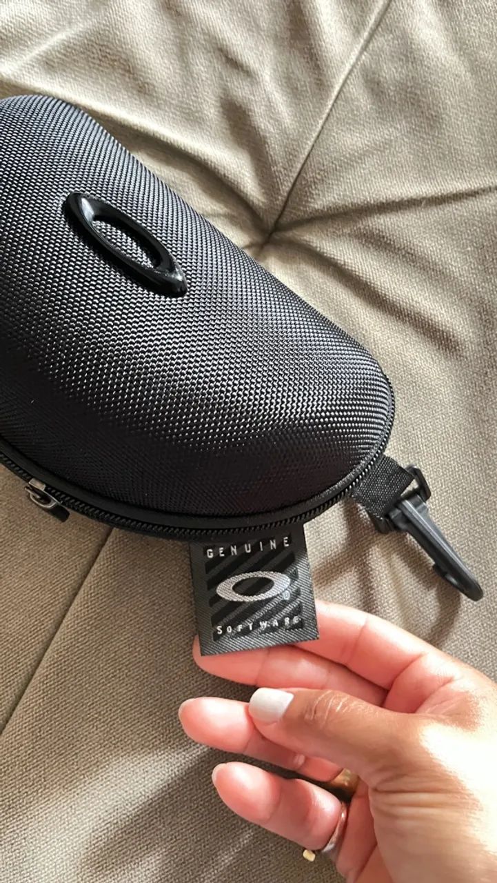 Case Oakley 