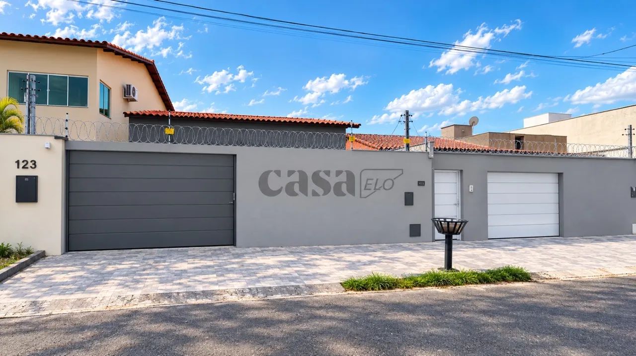 Casa 3 quartos sendo 1 suíte, com piscina.