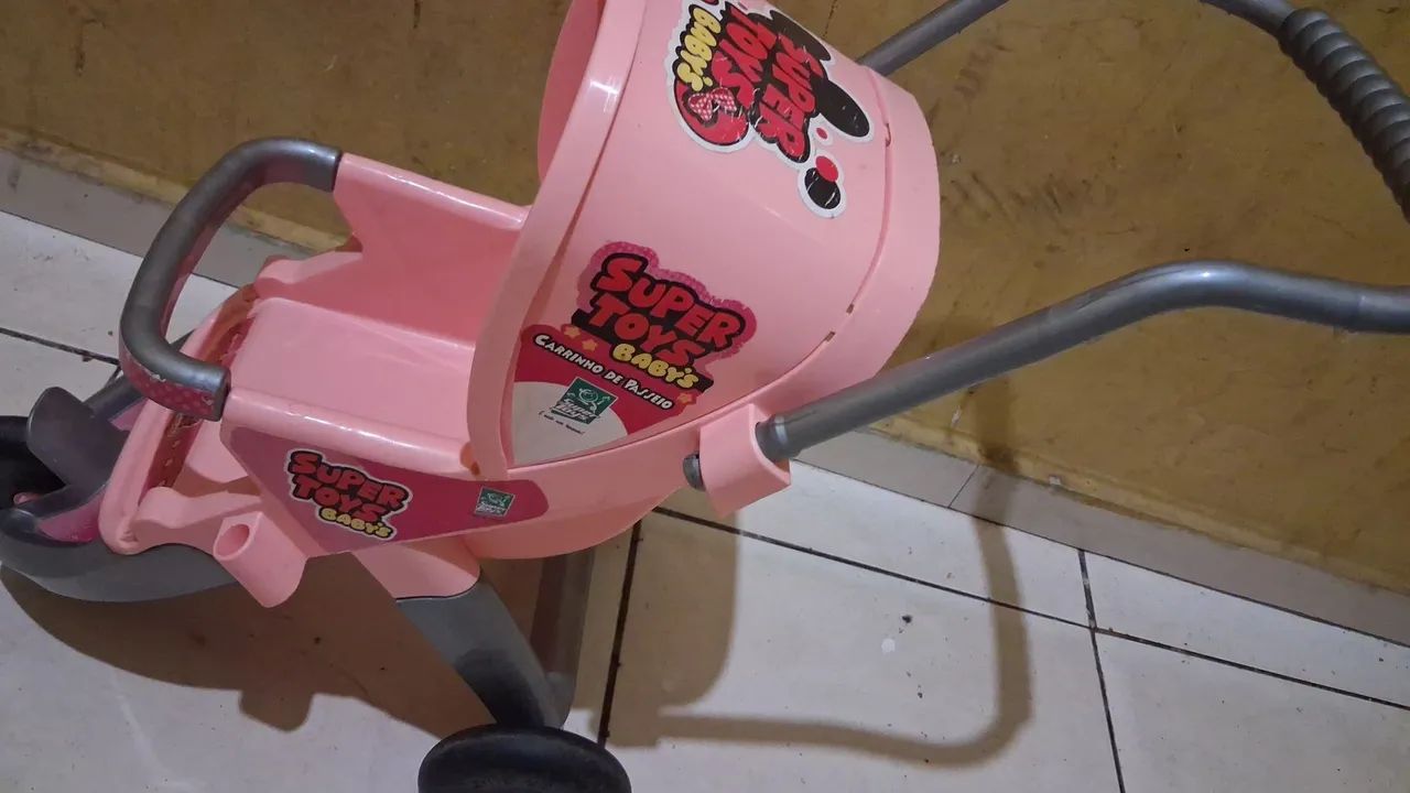 Carrinho de boneca 