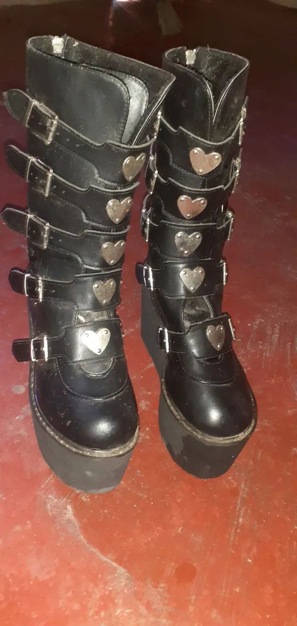 Botas alternativas Tamanho, 36, e 37 e 38 e apenas uma 39 - Foto 3