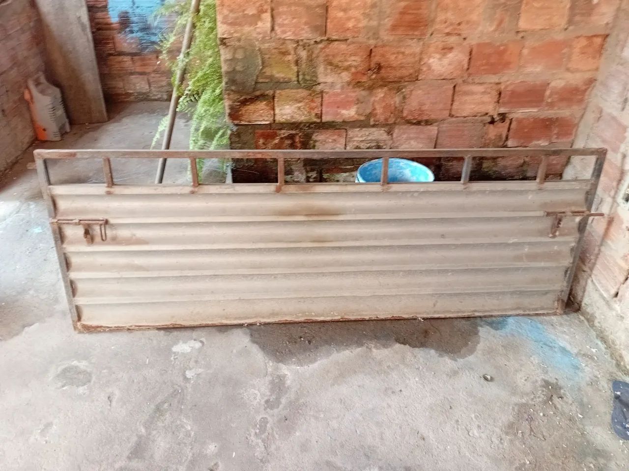 Uma grade de proteção de portão de rolo  - Foto 2