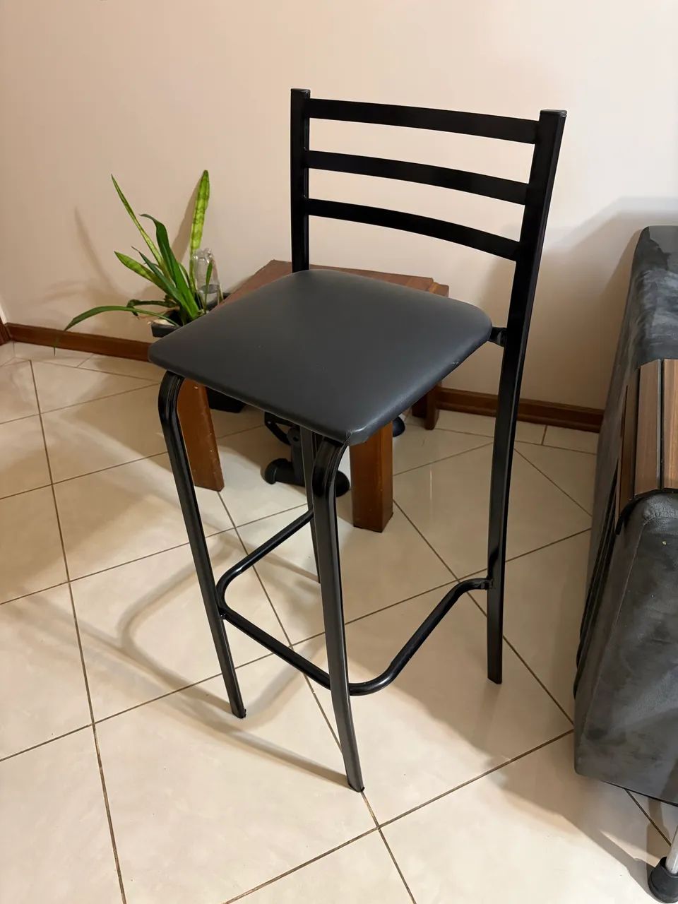 Banqueta de aço preta  - Foto 2