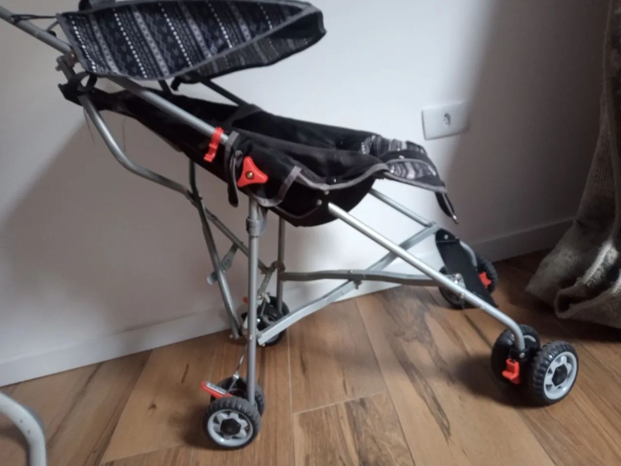 Carrinho de passeio em perfeito estado de conservação  - Foto 3