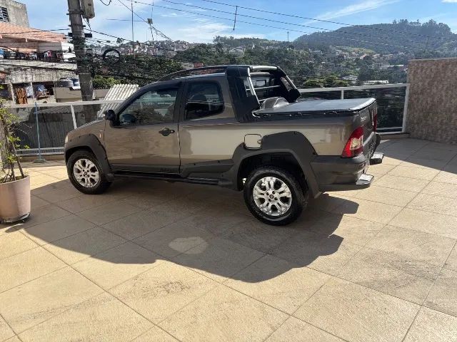 Fiat Strada Adventure1.8/ 1.8 Locker Flex CD 2011 - Foto 5