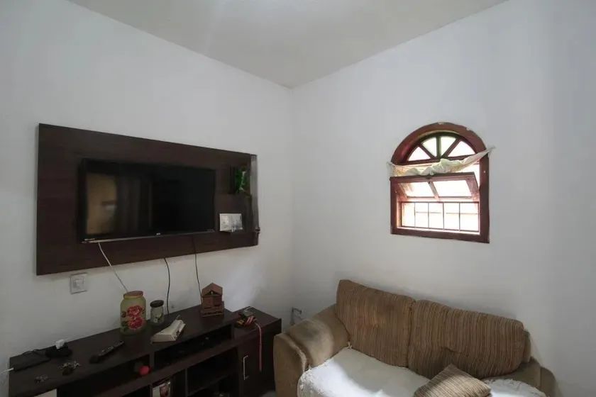 Casa à Venda - Floramar, 5 Quartos, 360 m2
