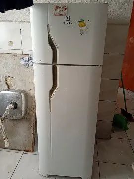Tenho tv 43 polegadas smart e geladeira todos funcionando perfeitamente  - Foto 4