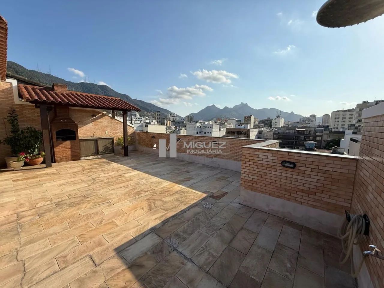 COBERTURA À VENDA com 230M². RUA MARQUES DE VALENÇA, COM 4 QUARTOS, SUITE, 2 VAGAS, ÀREA G - Foto 4