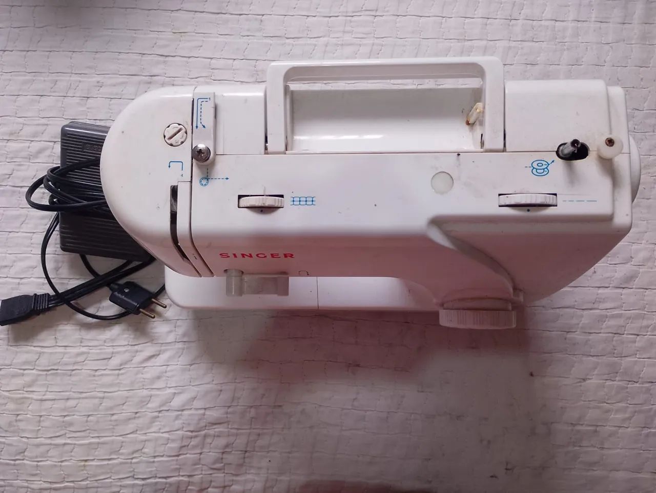Vendo máquina de costura Singer  - Foto 4