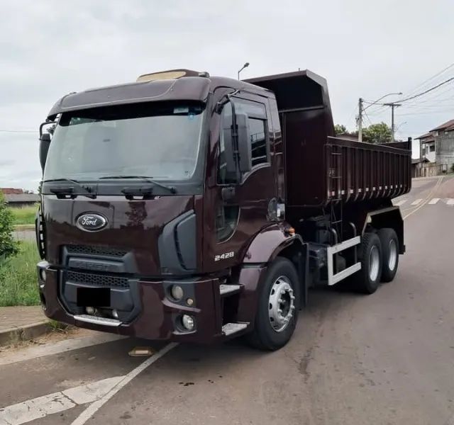 Ford Cargo 2428 6x2 2012 caçamba 