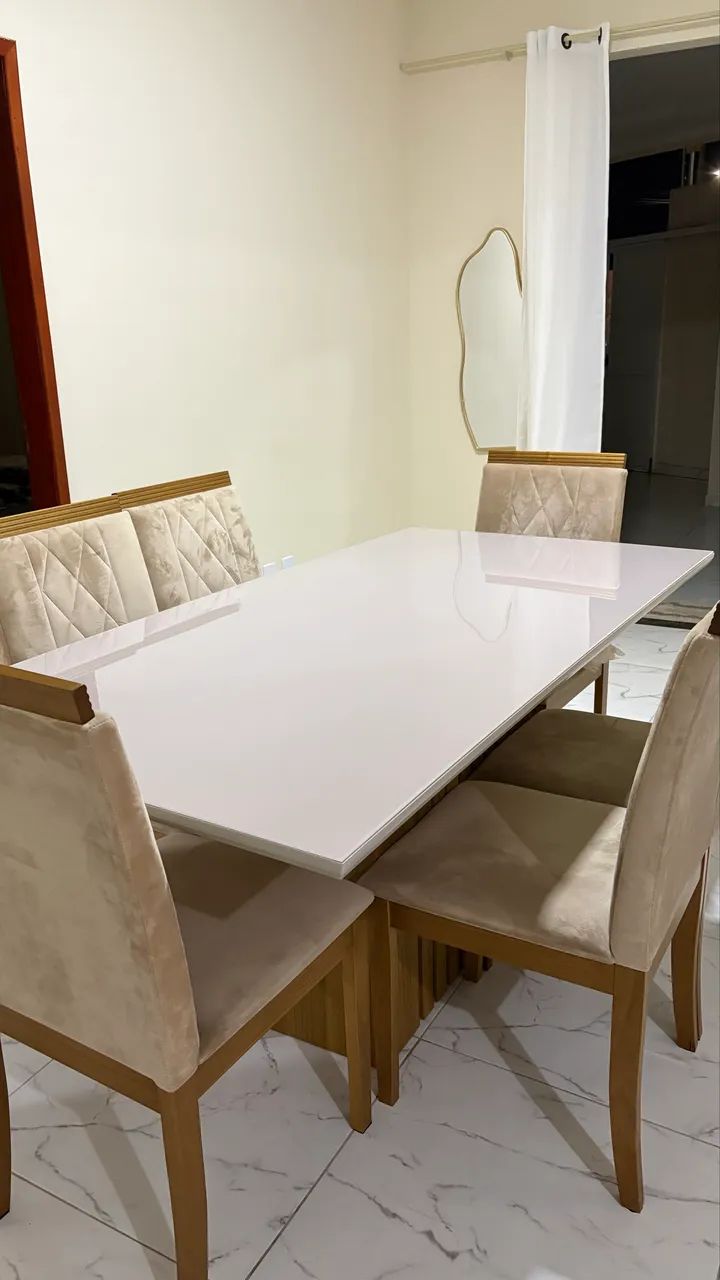 Mesa de 6 cadeiras 100% madeira 