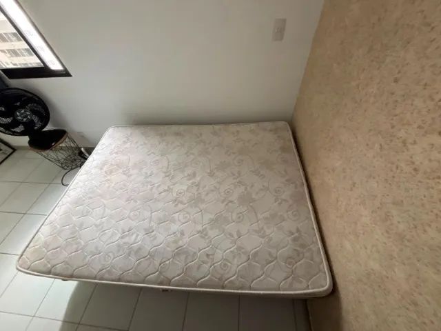 Cama Casal Queen em bom estado de conservação. - Foto 3