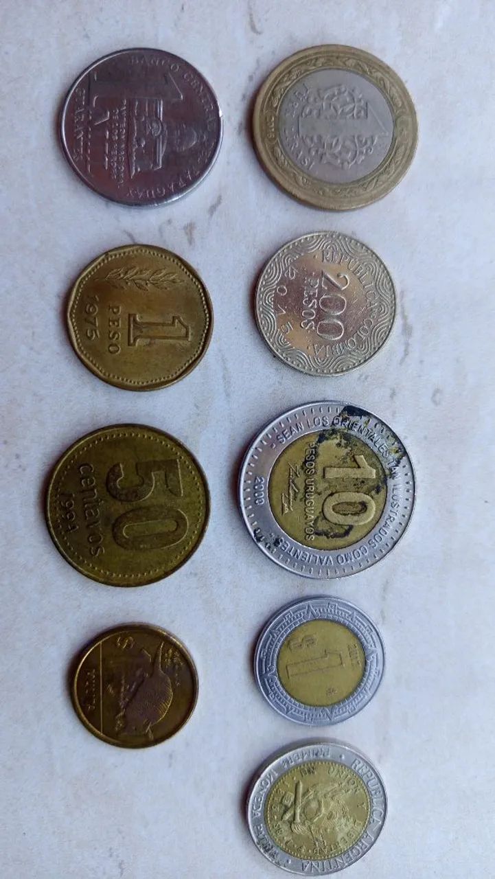 Lote  de Moedas Antigas do Brasil - Reis, Cruzeiro e moedas internacional. - Foto 3