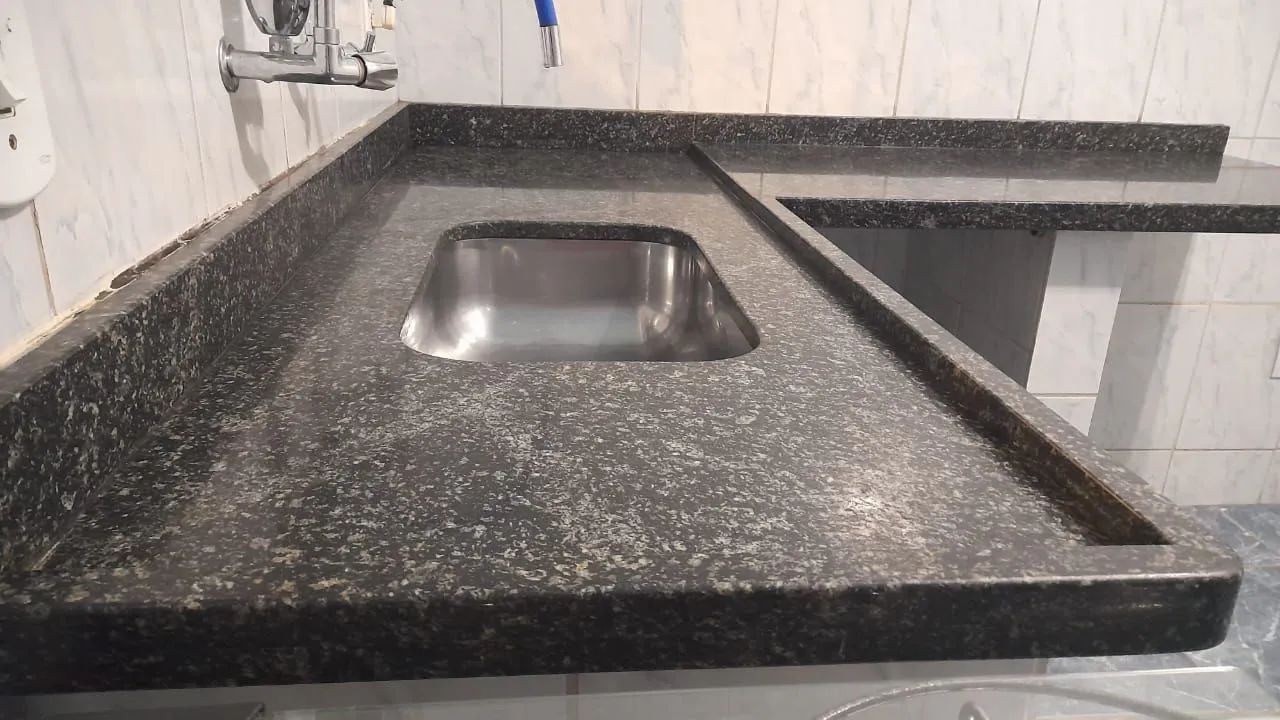 Pia e balcão de granito preto - Foto 2