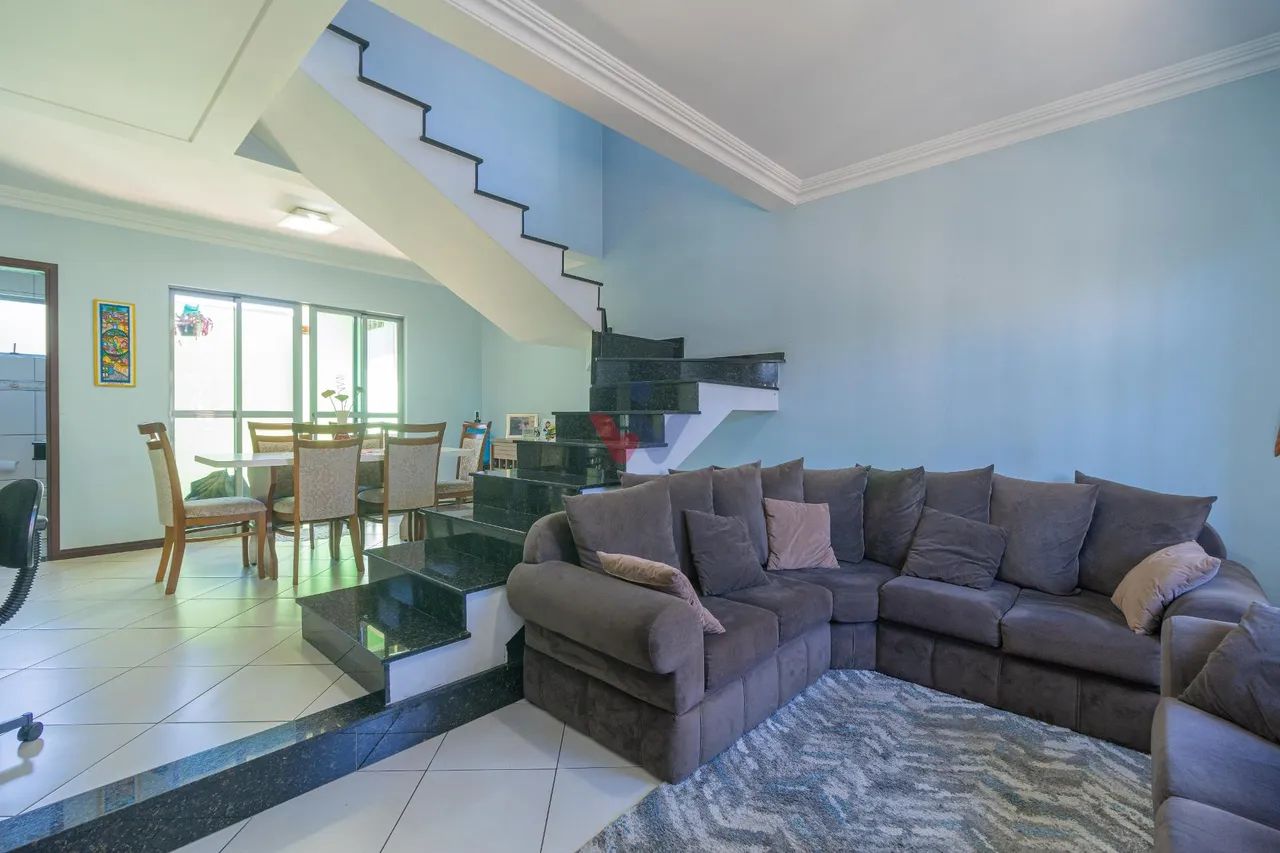 Imóvel Versátil no Sítio Cercado | Sobrado Triplex Edificação Comercial para Renda