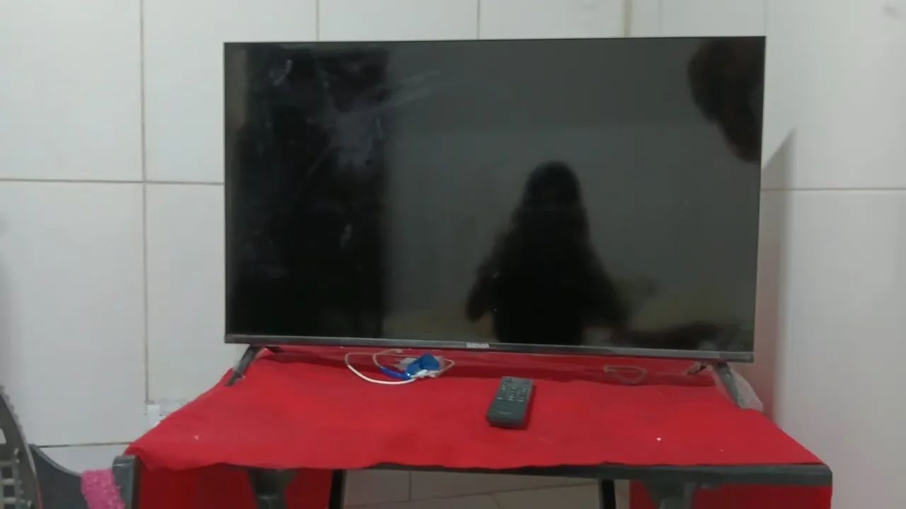 Tv semp 7 meses de uso só  - Foto 3