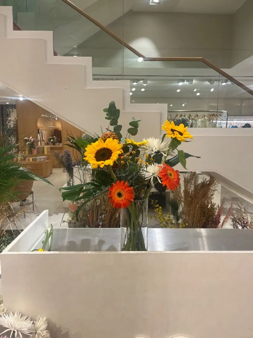 Bancada para stand de loja de mdf e chapa de alumínio (com prateleiras internas) - Foto 4