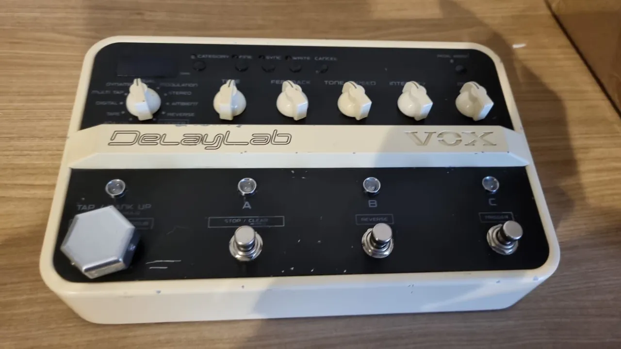 Line6 DL4 com fonte original - Instrumentos musicais - Acaiaca
