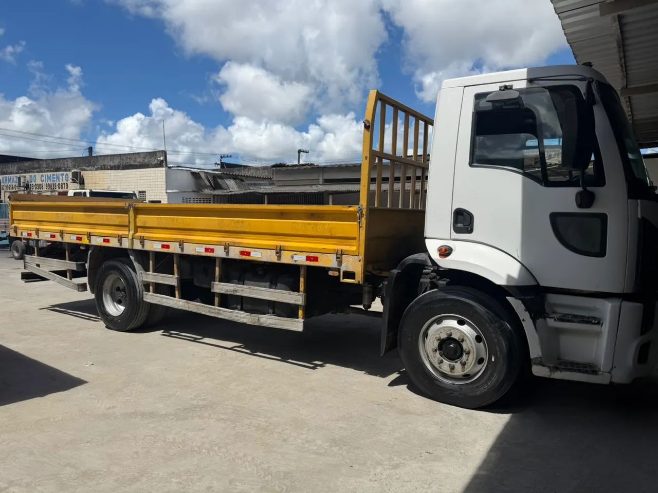 Caminhão Ford Cargo 1317 ano 2012 - Foto 4