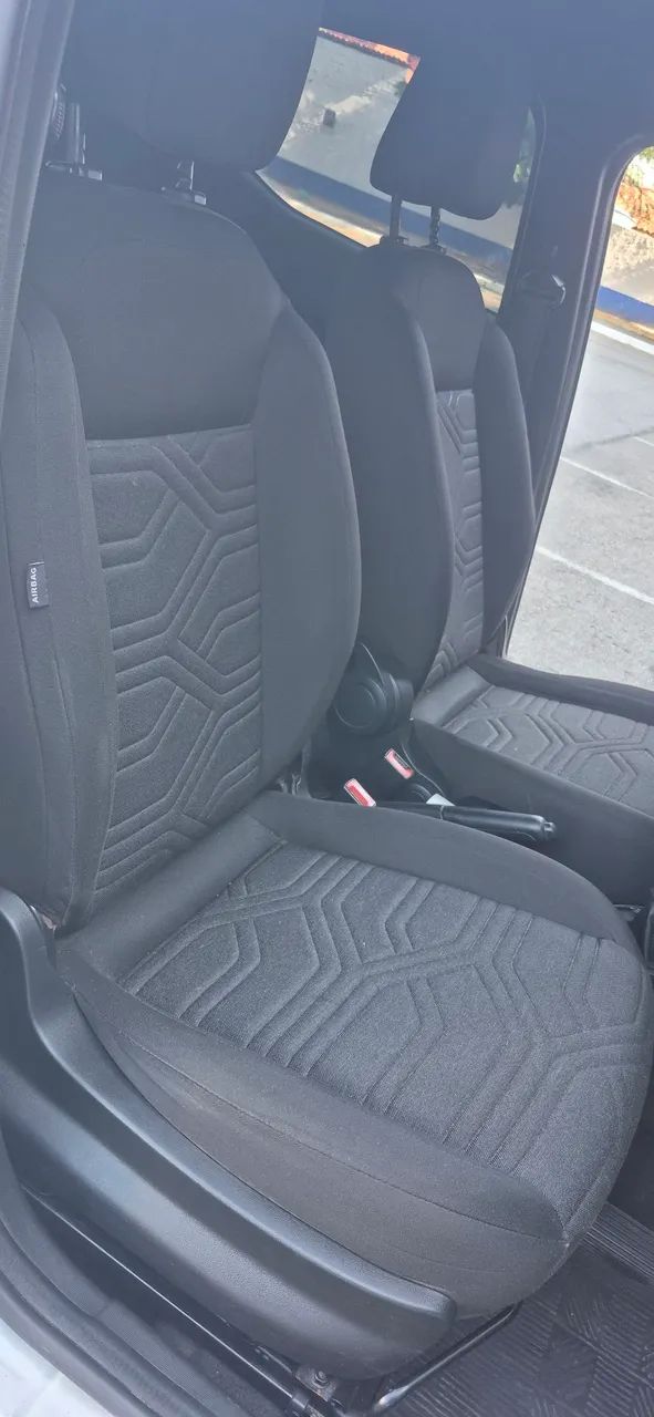 Fiat Strada Freedom 1.3 Flex 8V CD 2022 - Foto 2